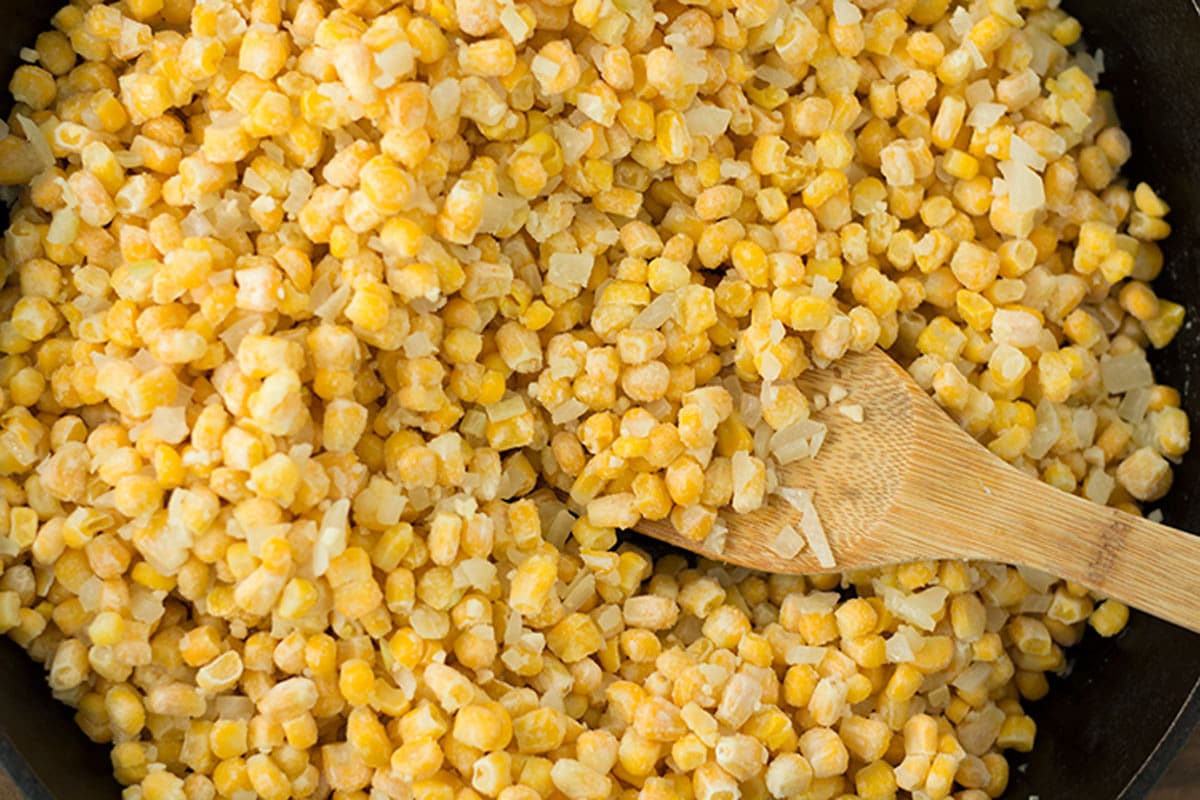 How to roast corn on the stove in a cast iron skillet.